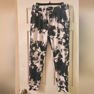 Bebe Sport Joggers Womens Size L Black and White Patterned Workout Lounger Pants